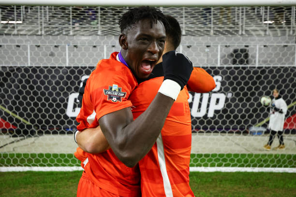 一名职业球 一名职业球