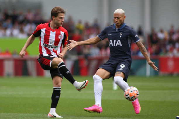 尼亚国脚会 尼亚国脚会